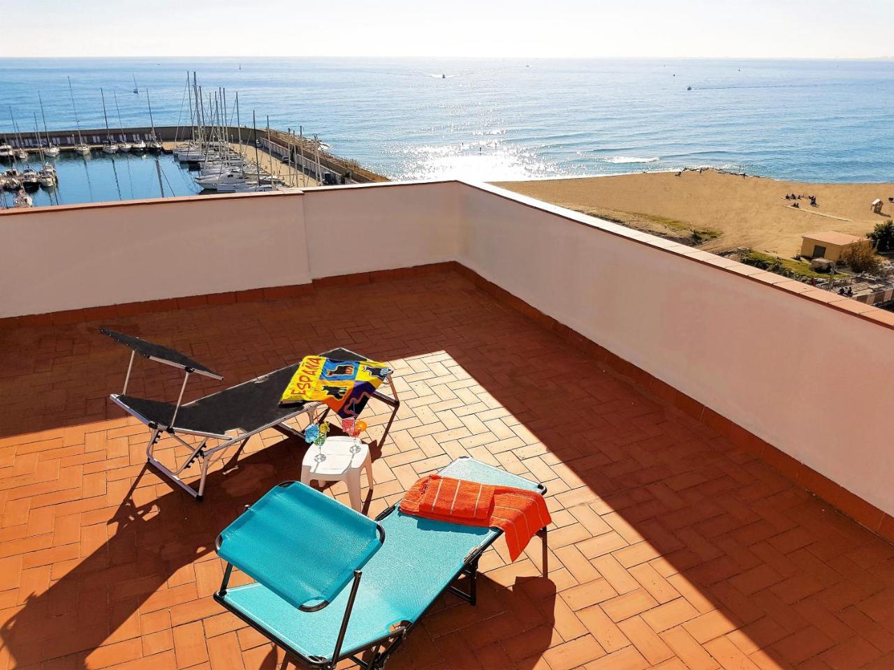 Marina Port & Beach-Apartment Масну Екстериор снимка